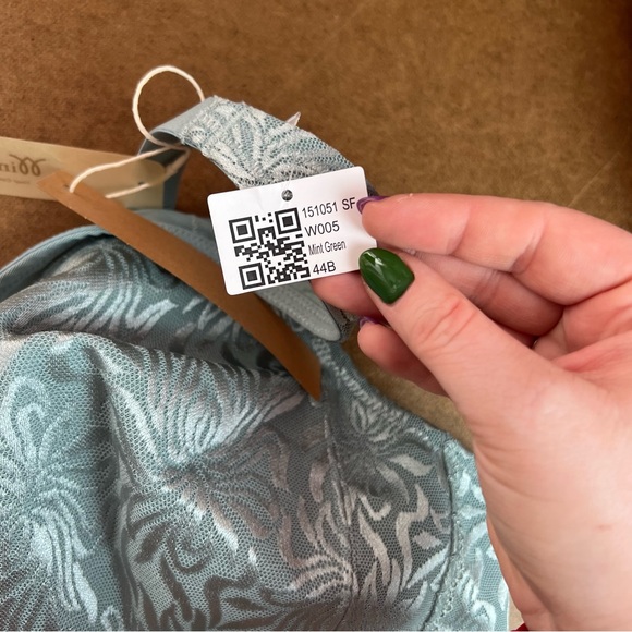 Wingslove Full Coverage Minimizer Wirefree Bra, size 44B NWT - Picture 4 of 8